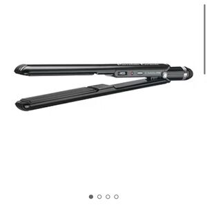 BabylissPRO: Titanium 1.5” Straightening Iron